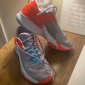 Giannis Antetokounmpo Nike Orange and Gray Athletic Sneakers Size 11